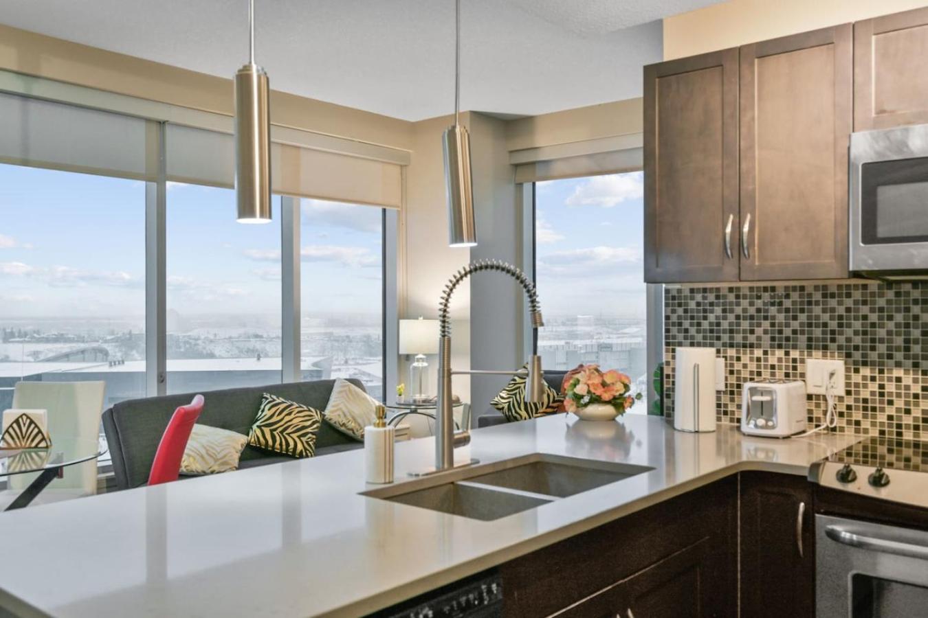 The Urban Peak On The 19th Floor Of The Alura