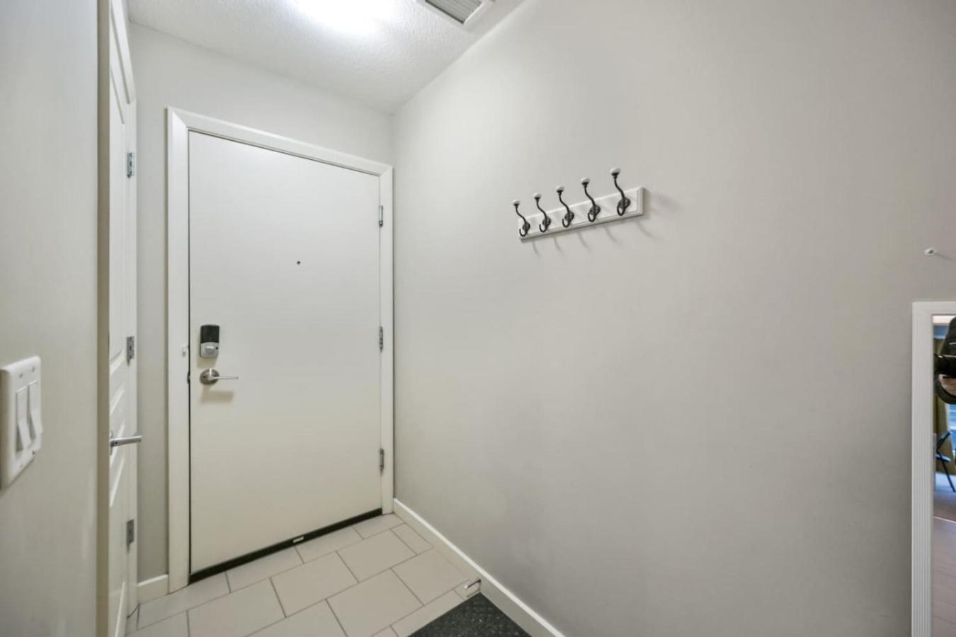 Apartment The Urban Peak On The 19th Floor Of The Alura *