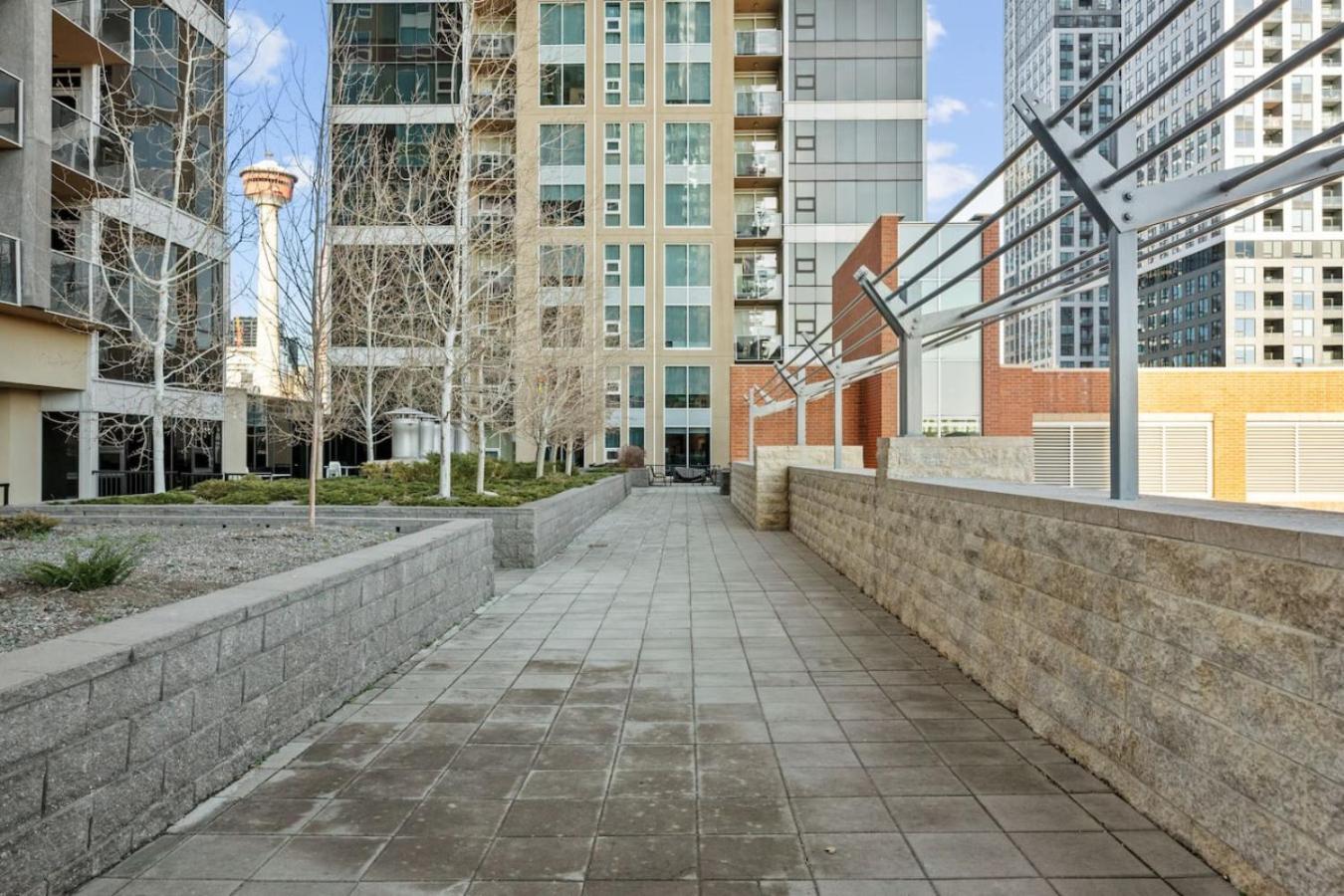 The Urban Peak On The 19th Floor Of The Alura Calgary
