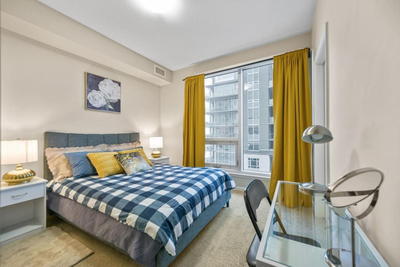 The Urban Peak On The 19th Floor Of The Alura * Calgary