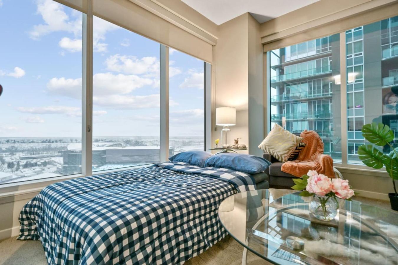 Apartment The Urban Peak On The 19th Floor Of The Alura